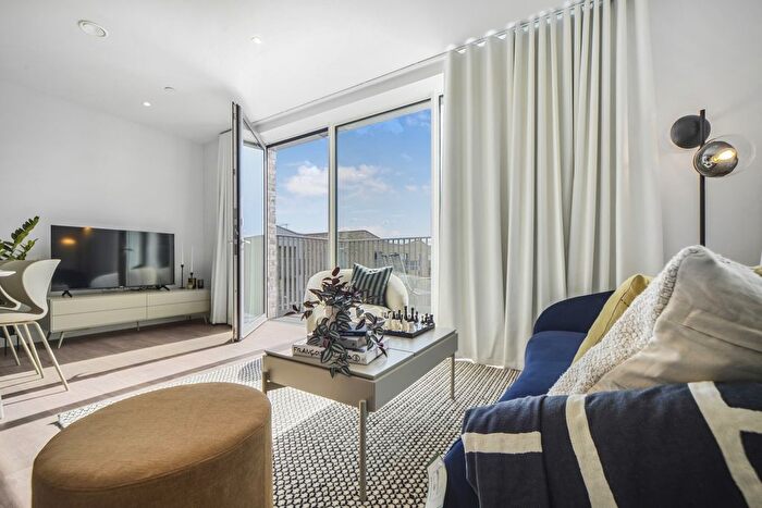3 Bedroom Flat To Rent In Uncle, Deptford, SE8