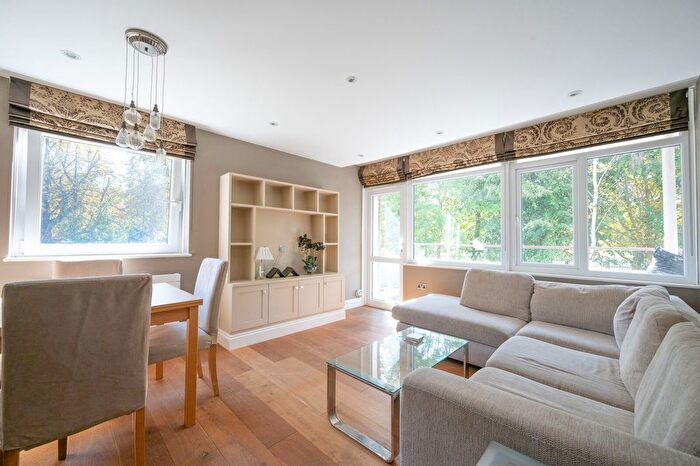 2 Bedroom Flat To Rent In Fitzhugh Grove, Wandsworth Common, London, SW18