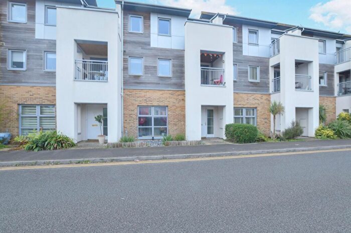 4 Bedroom Town House For Sale In Norton Way, Poole, BH15