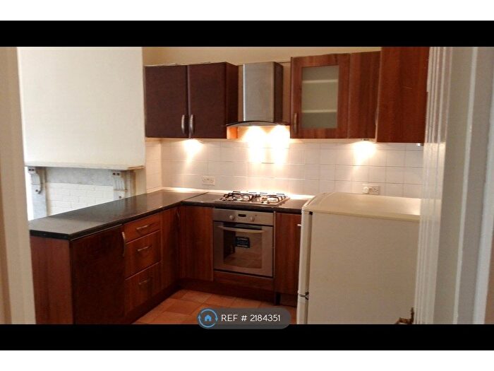 1 Bedroom Flat To Rent In Courtland Avenue, Ilford, IG1