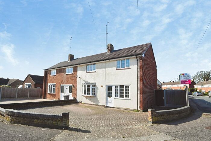 3 Bedroom Semi Detached House For Sale In Peel Road, Chelmsford, CM2