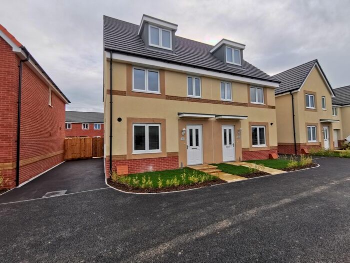 3 Bedroom Town House To Rent In Garnet Road, Bridgwater TA6