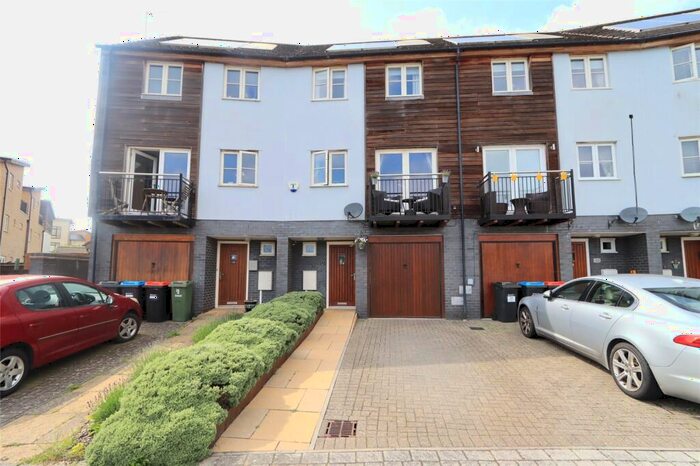 4 Bedroom Terraced House To Rent In Penshurst Crescent, Ashland, Milton Keynes, Buckinghamshire, MK6