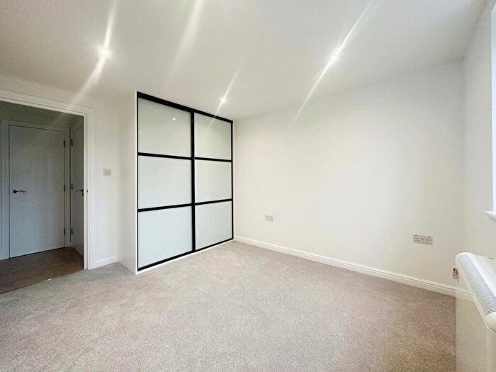 2 Bedroom Apartment To Rent In Scholars Walk, Langley, SL3