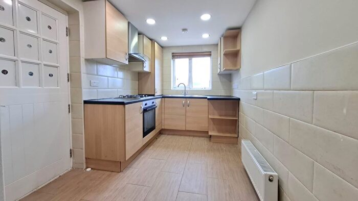 2 Bedroom Flat To Rent In Gloucester Court, Harrow, HA1