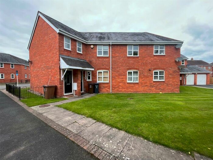 2 Bedroom Maisonette To Rent In Brixfield Way, Dickens Heath, Solihull, West Midlands, B90