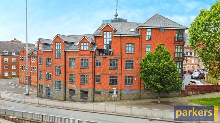 2 Bedroom Apartment To Rent In Tanfields, Vachel Road, Reading, RG1