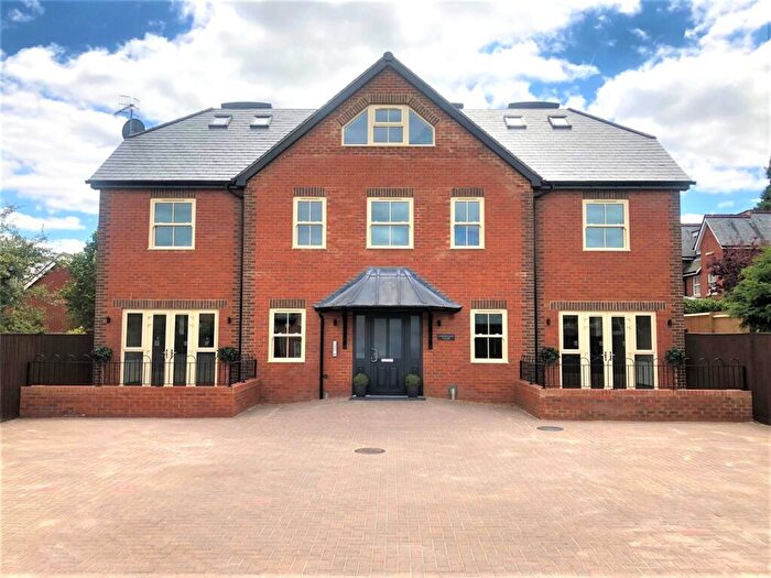 2 Bedroom Flat To Rent In Hurlingham House, Quebec Road, Henley-on-Thames, Oxfordshire, RG9