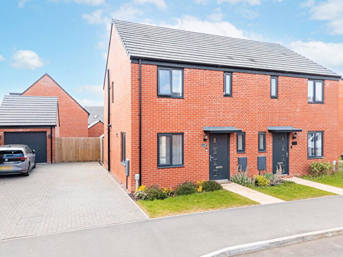 3 Bedroom Semi-Detached House For Sale In Gerard Road, Wellingborough, NN8