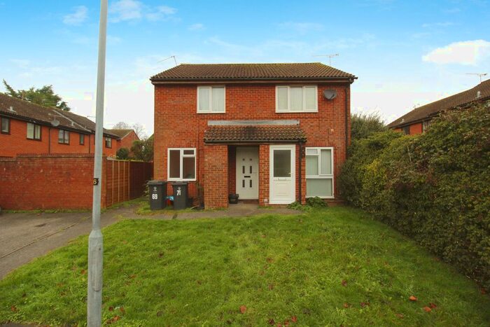 2 Bedroom Maisonette To Rent In Ascham Road, Grange Park, Swindon, SN5