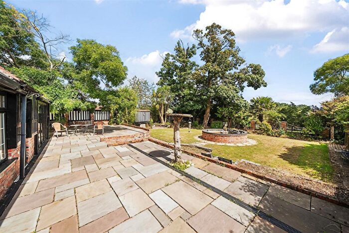 3 Bedroom End Of Terrace House For Sale In Redbridge Farm, Dolmans Hill, Lytchett Matravers, BH16