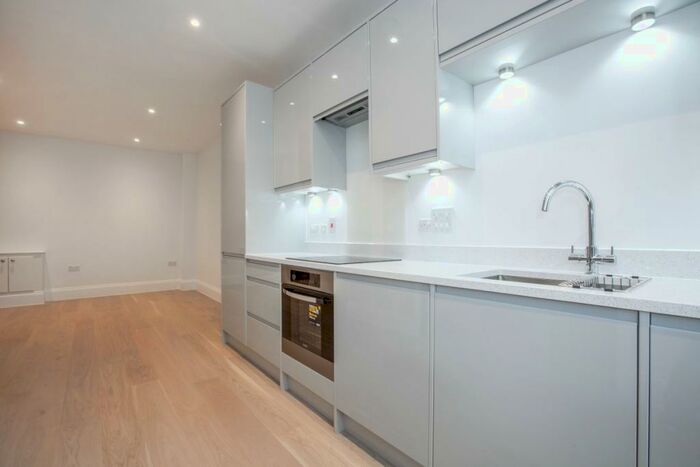 1 Bedroom Apartment To Rent In Bath Road Maidenhead, SL6