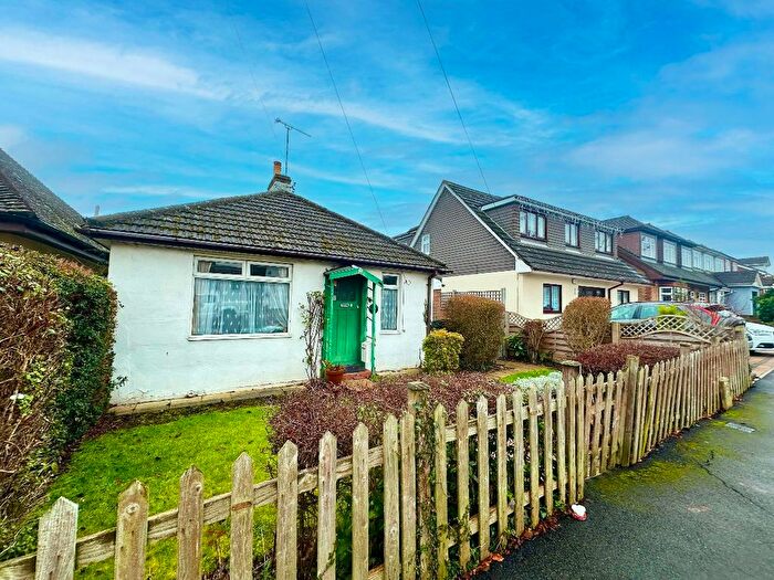 2 Bedroom Bungalow For Sale In Greenway, Romford, RM3