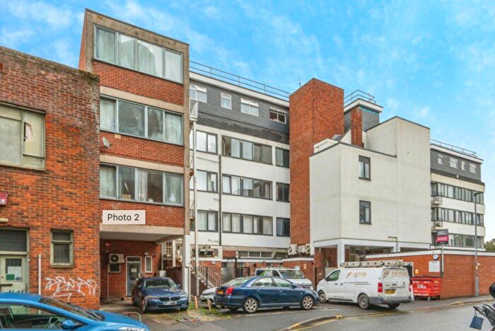 2 Bedroom Flat For Sale In Flat, Arundel Street, Portsmouth, Hampshire, PO1