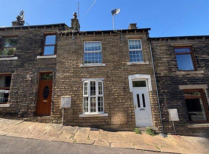 2 Bedroom Terraced House For Sale In Lower Newlands, Brighouse, HD6