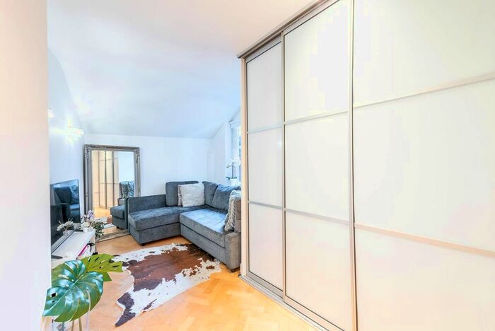 Studio To Rent In Lennox Gardens, Knightsbridge, London, SW1X