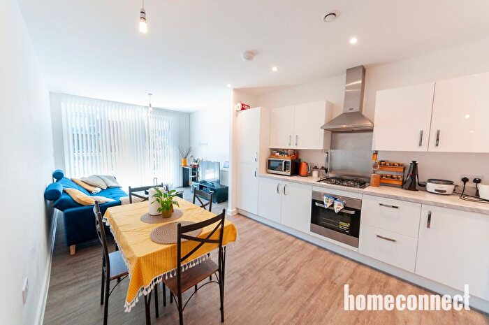 2 Bedroom Flat For Sale In Victoria Road, Chelmsford, CM1