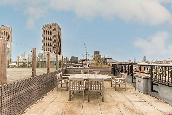 1 Bedroom Flat To Rent In Charterhouse Square, London, EC1M