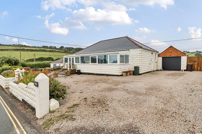4 Bedroom Detached Bungalow For Sale In Castle Drive, Praa Sands, TR20