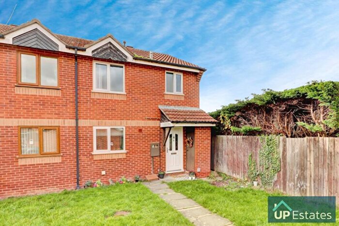 3 Bedroom Semi-Detached House For Sale In Sharpley Court, Coventry, CV2