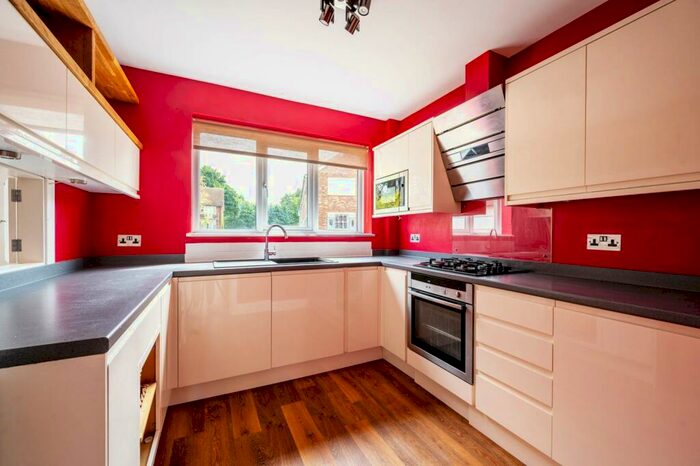 5 Bedroom End Of Terrace House To Rent In Lindfield Gardens, Guildford, GU1