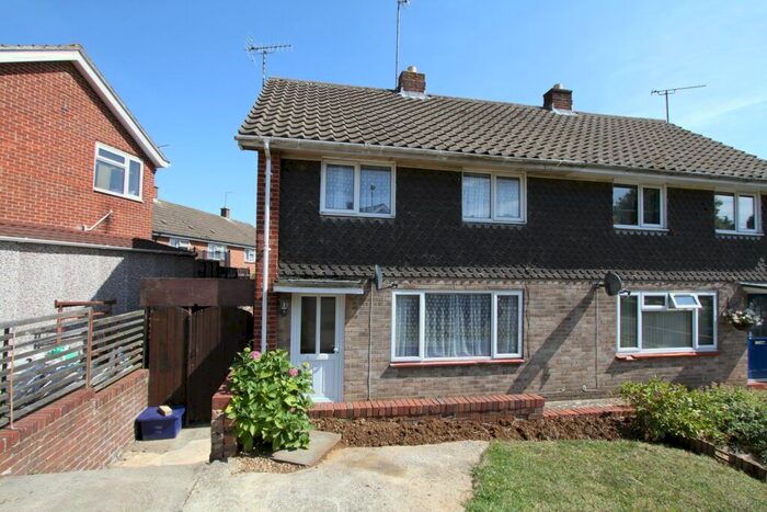 2 Bedroom Semi-Detached House To Rent In Bretch Hill, Banbury, Oxon OX16