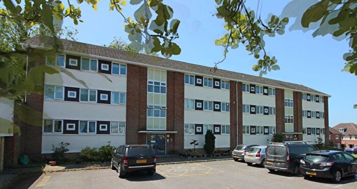 2 Bedroom Flat To Rent In Shepherds Row, Andover, Hampshire, SP10