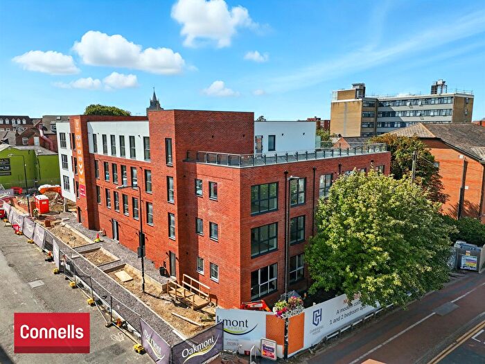 2 Bedroom Flat For Sale In New Street, Aylesbury, HP20