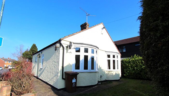 2 Bedroom Detached Bungalow To Rent In Mount Road, ME1