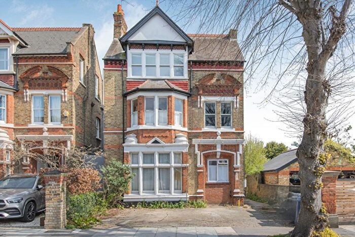 1 Bedroom Flat To Rent In Denbigh Road, Ealing, W13