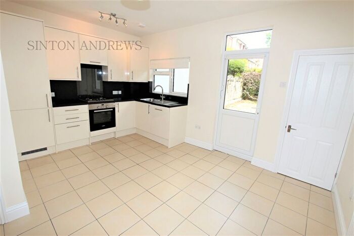 3 Bedroom Terraced House To Rent In Drayton Green, Ealing, W13