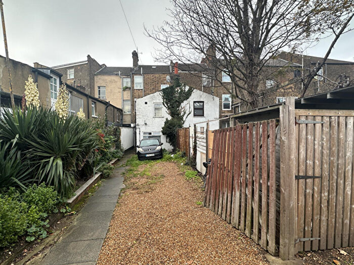 1 Bedroom End Of Terrace House For Sale In A Station Road, Harlesden, London, NW10