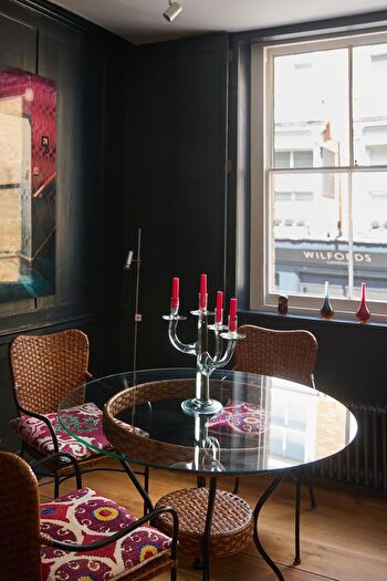2 Bedroom Maisonette For Sale In Holland Street, London, W8
