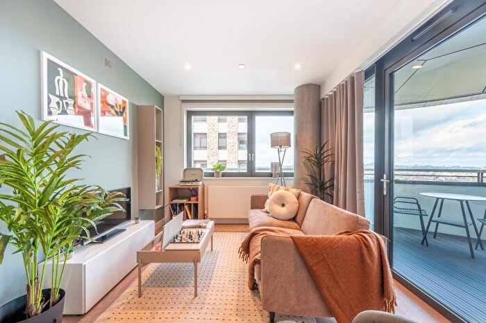 2 Bedroom Flat To Rent In Uncle Wembley, Wembley, HA9