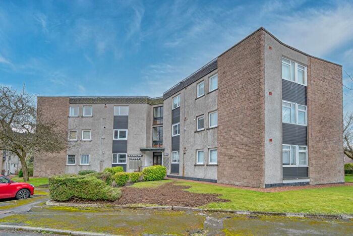 2 Bedroom Flat For Sale In Kennedy Court, Braidholm Crescent, Giffnock, G46