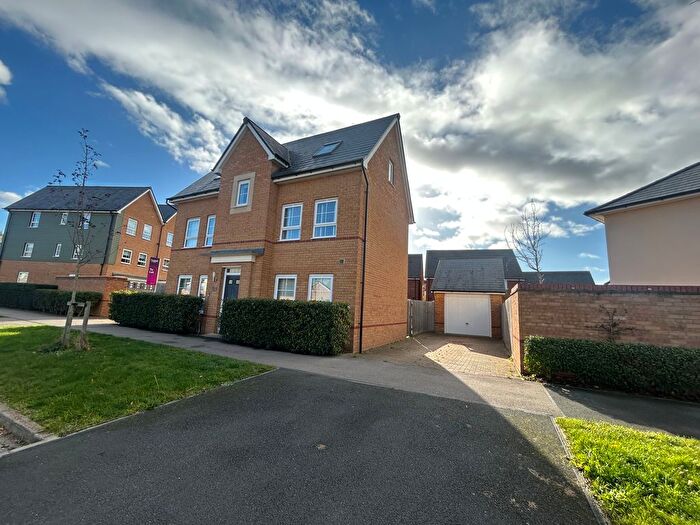 4 Bedroom Property To Rent In Carmania Circle, Brooklands, Milton Keynes, MK10