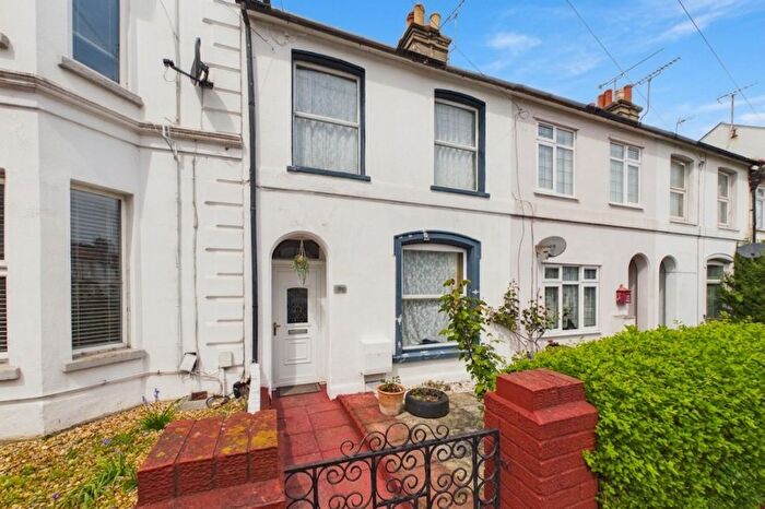 3 Bedroom Terraced House For Sale In Grosvenor Road, Aldershot, Hampshire, GU11