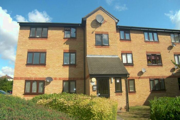 1 Bedroom Flat To Rent In Latimer Drive Hornchurch Essex, RM12