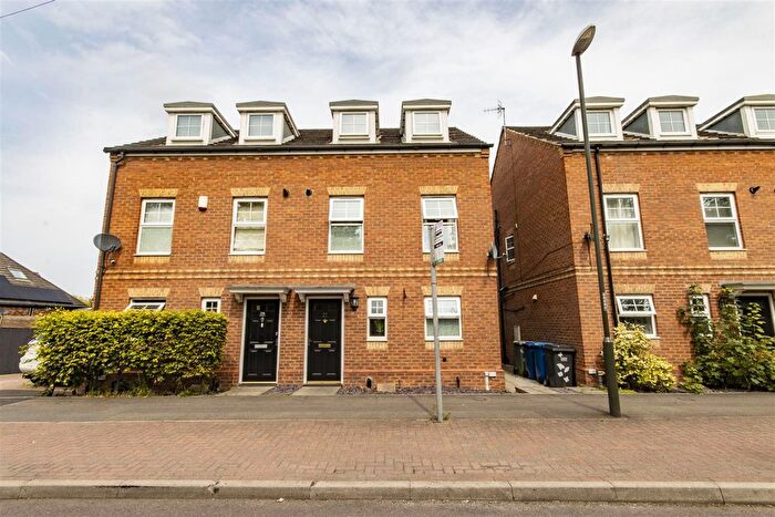 3 Bedroom Semi-Detached House For Sale In Inkersall Green Road, Inkersall, Chesterfield, S43