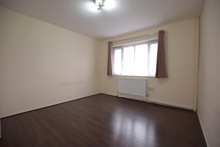 1 Bedroom Flat To Rent In Westbury Road, Barking, IG11
