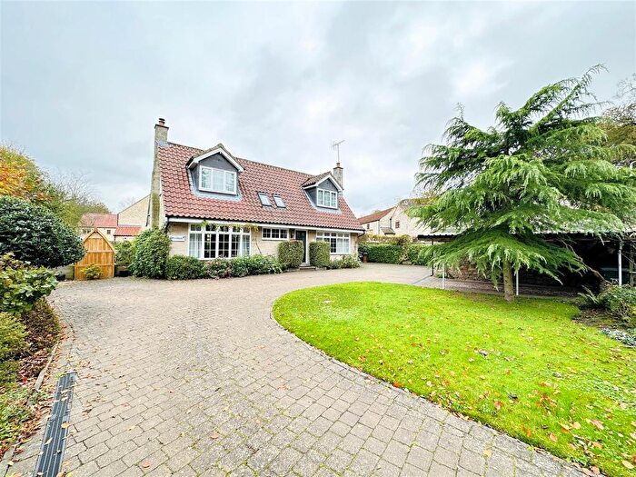 2 Bedroom Detached House For Sale In Main Street, Womersley, Doncaster, DN6