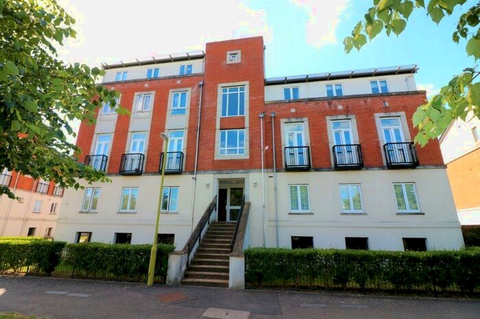 2 Bedroom Flat To Rent In Mosquito Way, Hatfield, AL10