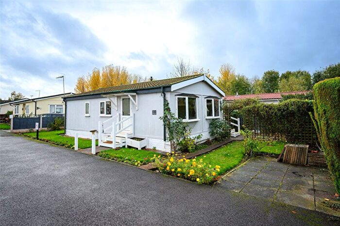 2 Bedroom Park Home For Sale In Brewood Road, Coven, Wolverhampton, Staffordshire, WV9