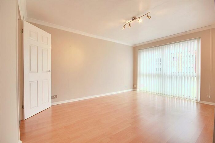 1 Bedroom Flat To Rent In Hansart Way, Enfield, EN2