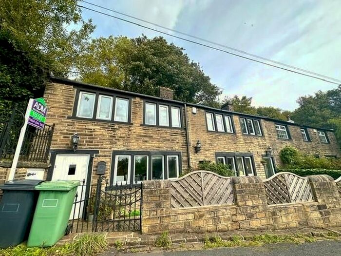 3 Bedroom Cottage To Rent In Bull Green Road, Longwood, Huddersfield, HD3
