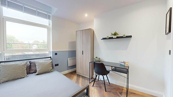 6 Bedroom Flat To Rent In Thurloe Street, M14