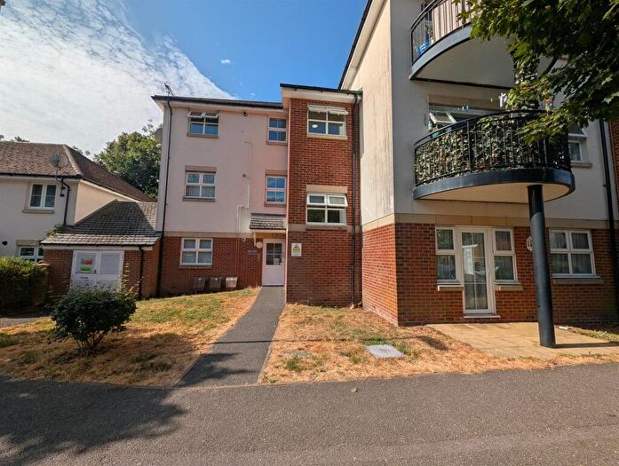 2 Bedroom Apartment For Sale In Camborne Close, Bishopstoke, Eastleigh, SO50