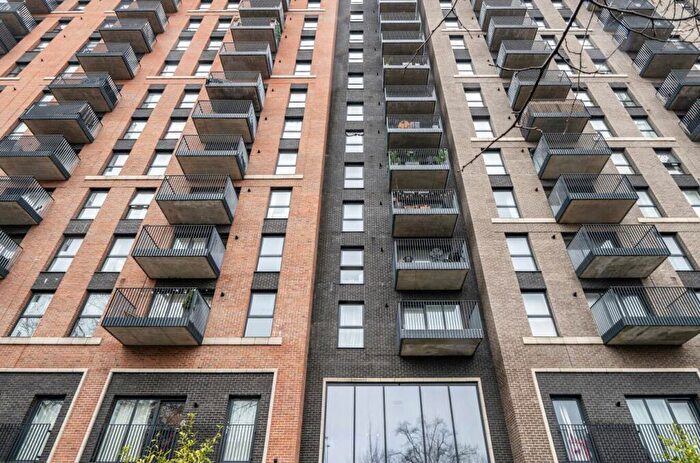 2 Bedroom Apartment For Sale In Victoria Avenue, Southend-on-Sea, Essex, SS2