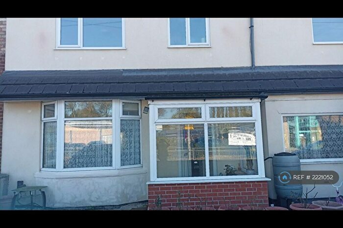 5 Bedroom Semi-Detached House To Rent In Briarfield, Manchester, M20