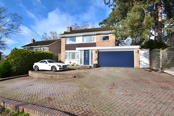 4 Bedroom Detached House For Sale In Dukes Mead, Fleet, GU51